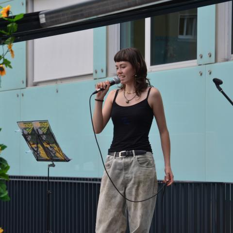 Poetry Slam 25