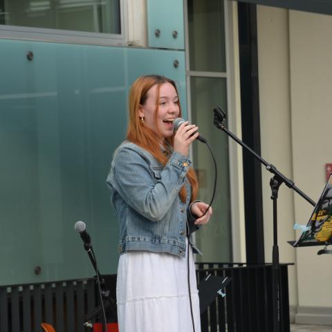 Poetry Slam 25