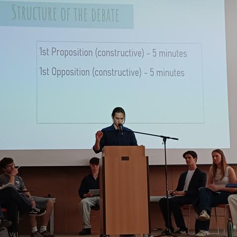 Debating day mai 26