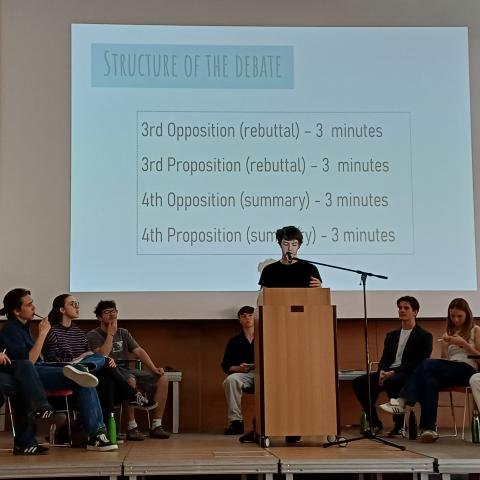 Debating day mai 26